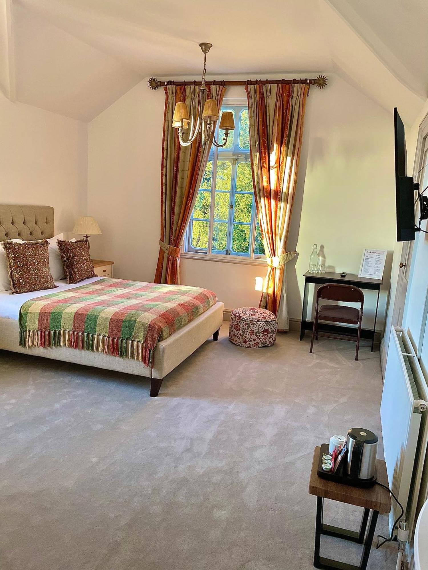Denham Mount Country house